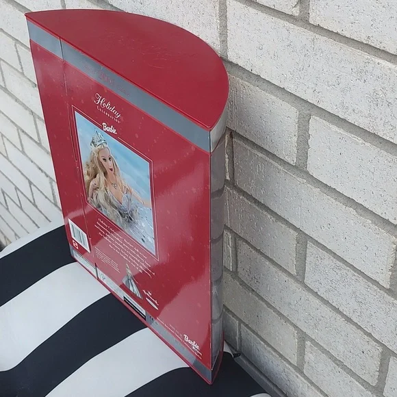 2001 Christmas Barbie - Picture 7 of 10